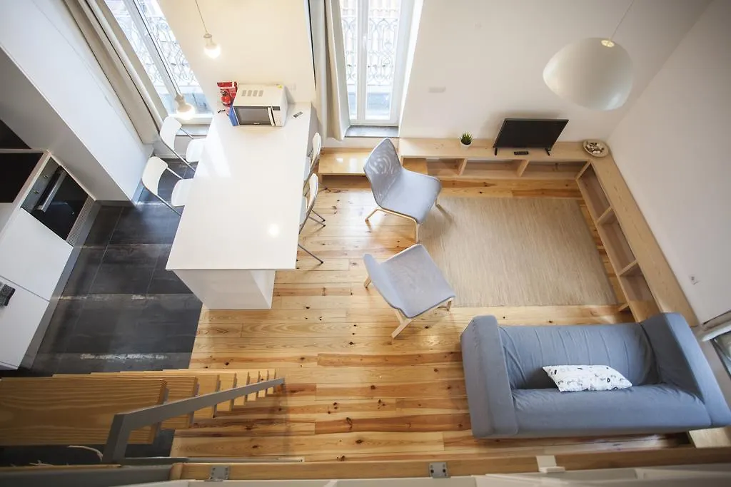 فندق Lisboaفي  Mezzanine With A View In Bairro Alto شقة Lisboa