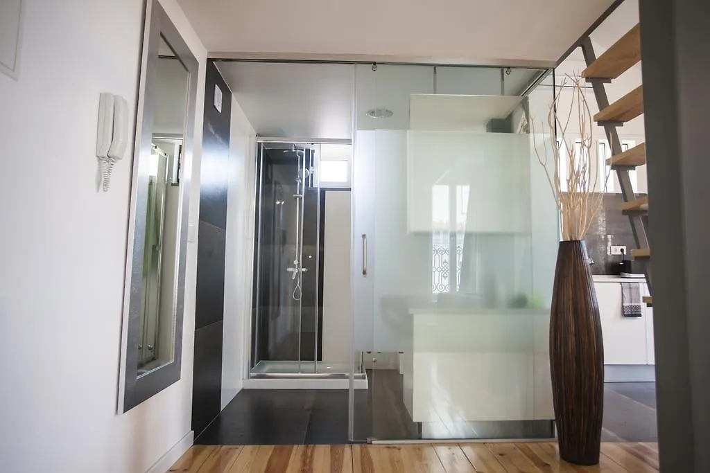 فندق Lisboaفي  Mezzanine With A View In Bairro Alto شقة
